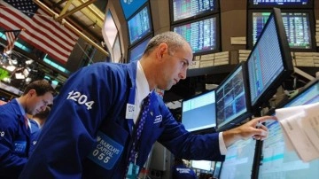 New York borsası ABD'nin b&uuml;y&uuml;me verisi sonrası y&uuml;kselişle a&ccedil;ıldı