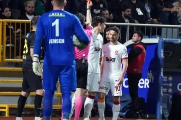 Nicolo Zaniolo kırmızı kart gördü