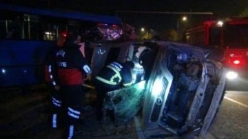 Niğde'de özel halk otobüsü ile otomobil çarpıştı: 16 yaralı