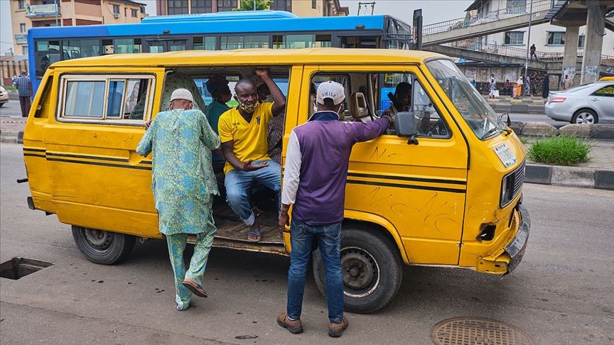Nijerya'da artan Kovid-19 vakaları nedeniyle yeniden kısıtlamalar getirildi