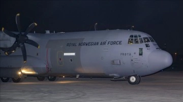 Norveç askeri nakliye uçağı 22 yaralı depremzedeyi İstanbul'a getirdi