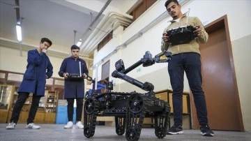 Öğrencilerin ilk işi, "Mehmetçiğin robot yardımcıları" oldu