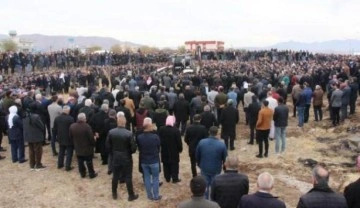 Öldürülen AK Parti eski ilçe başkanının kardeşi toprağa verildi