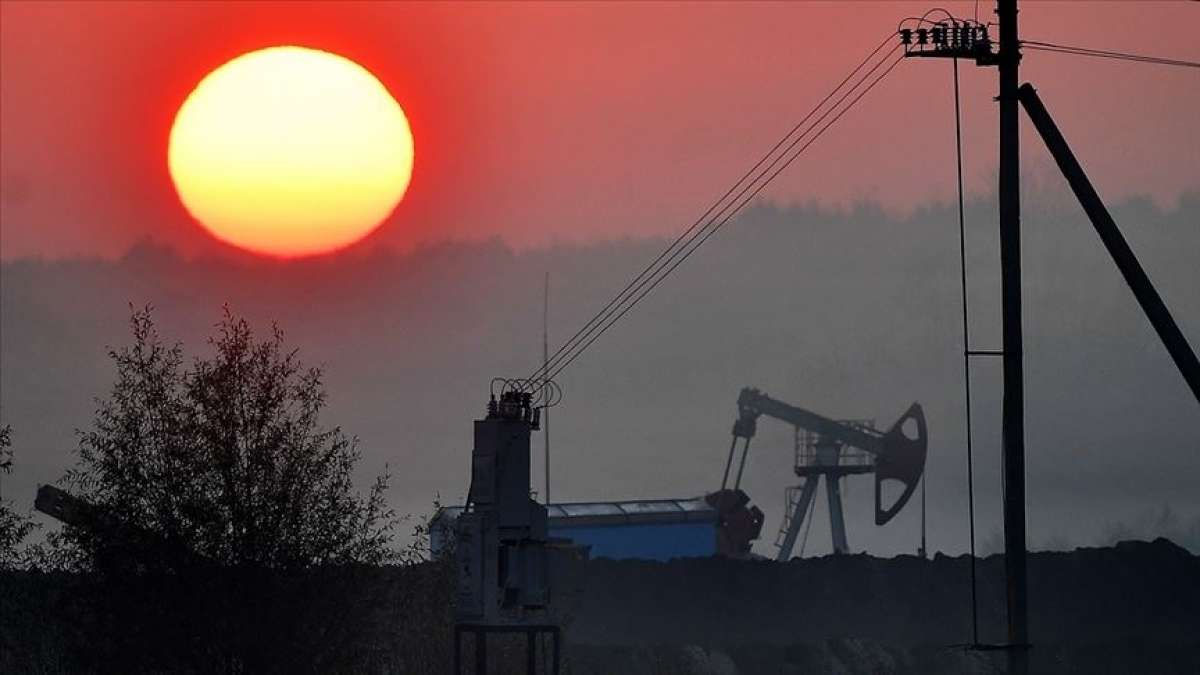 OPEC, bu yıl küresel petrol talebinin günlük 6 milyon varil artacağını öngörüyor