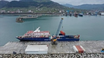 Ordu'da Ünye Limanı konteyner gemilerine ev sahipliği yapıyor