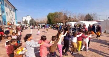 Osmaniye Belediyesi’nden depremzede çocuklara oyuncak