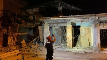 Osmaniye'de ağır hasarlı bina çöktü