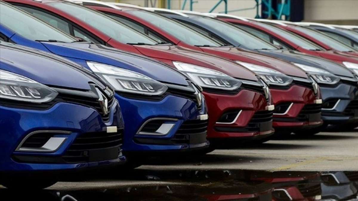 Otomobil satışlarında Renault, hafif ticaride Ford ilk sırada yer aldı