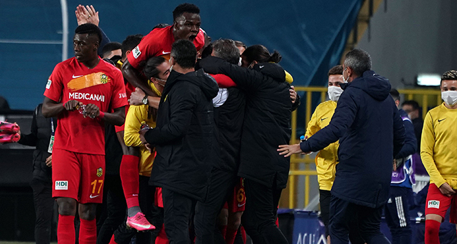 ÖZET İZLE| Fenerbahçe 0-3 Yeni Malatya Maç Özeti Ve Golleri İzle