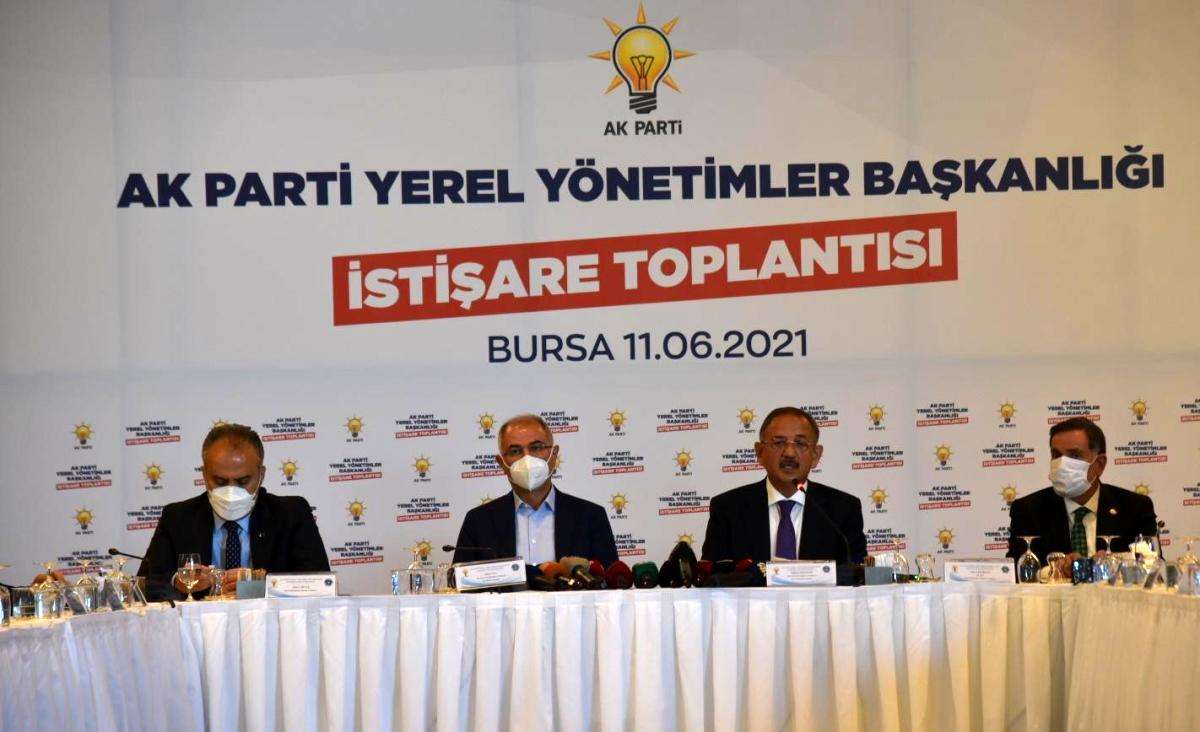 Özhaseki: 'İstanbul ve Ankara belediyeleri algı ile yönetiliyor'
