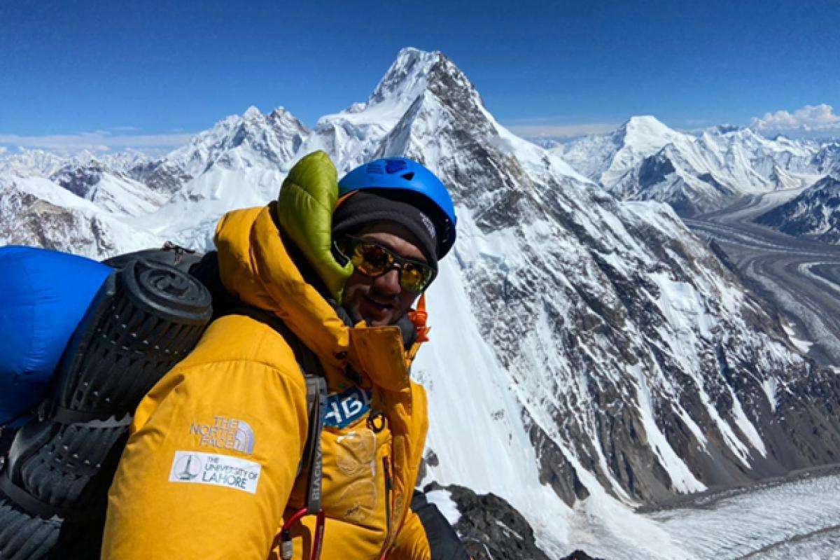 Pakistanlı 19 yaşındaki Kashif, K2 Dağı'na tırmanan en genç dağcı oldu