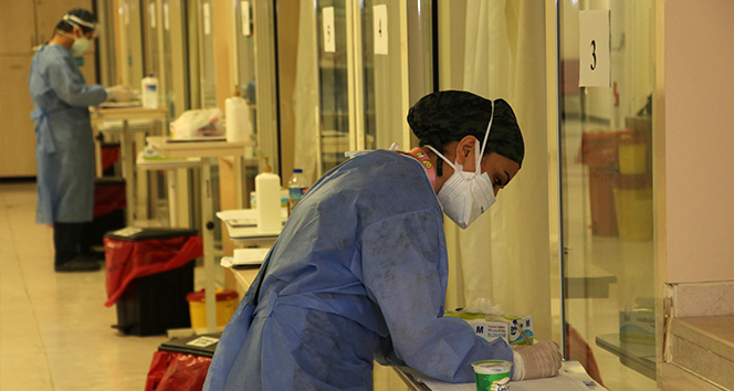 Pandemi hemşireleri virüsten çok şikayetlerle mücadele ediyor