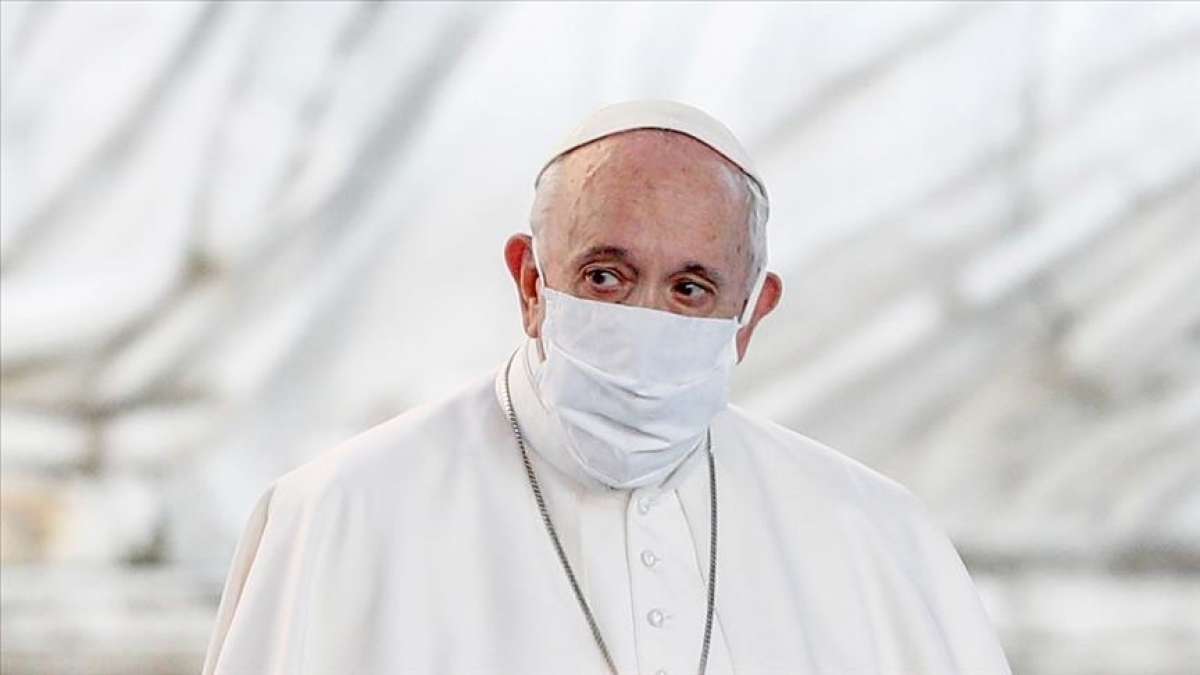 Papa Franciscus, ameliyat için hastaneye kaldırıldı