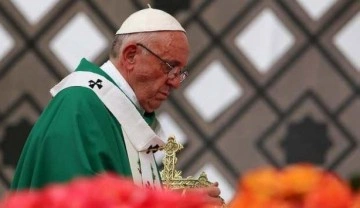 Papa, Fransa'da 216 bin çocuğun cinsel istismar mağduru olması nedeniyle üzgün