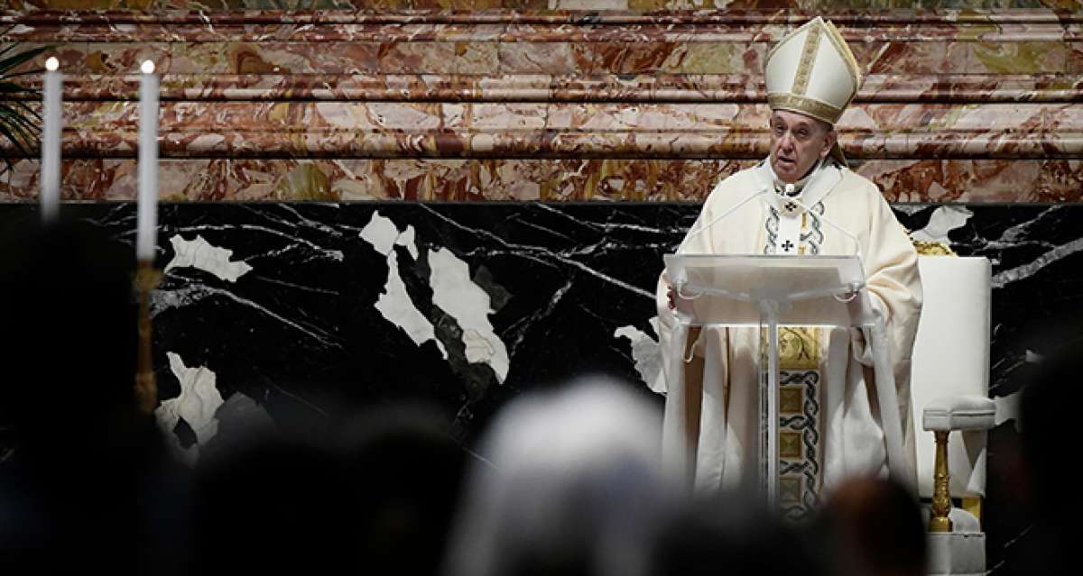 Papa: 'Pandemide yaşanan yoksulluğa rağmen silahlara para yatırmak skandaldır'