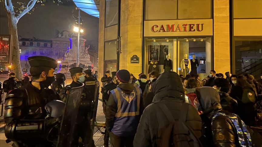 Paris’te sığınmacıların tahliyesindeki ’şoke edici’ polis şiddetine soruşturma