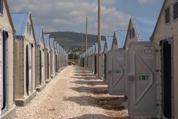 Pazarcık'ta yaşam alanları çoğalıyor: Jandarma ekipleri depremzedeler için çadır kuruyor