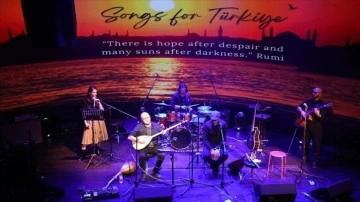 Pekin'de depremzedeler için "Şarkılar Türkiye İçin" konseri düzenlendi