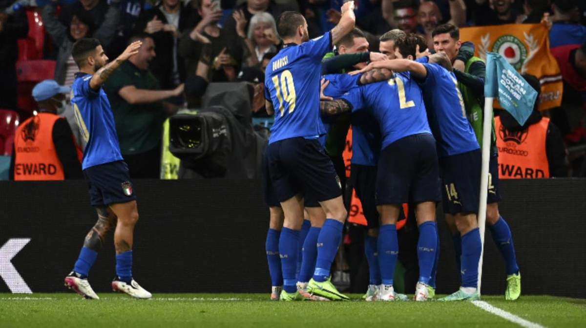 Penaltılarda İspanya'yı 4-2 yenen İtalya, EURO 2020'nin ilk finalisti oldu