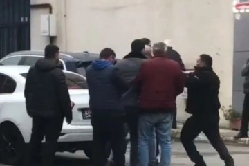 Pendik&rsquo;te 'arabama s&uuml;rtt&uuml;n' kavgası kameraya yansıdı