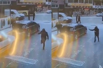 Pendik&rsquo;te esnafa kurşun yağdırdı: O anlar kamerada