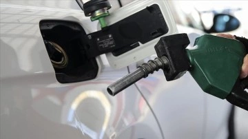 PETDER &uuml;yelerinden deprem b&ouml;lgesine akaryakıt desteği