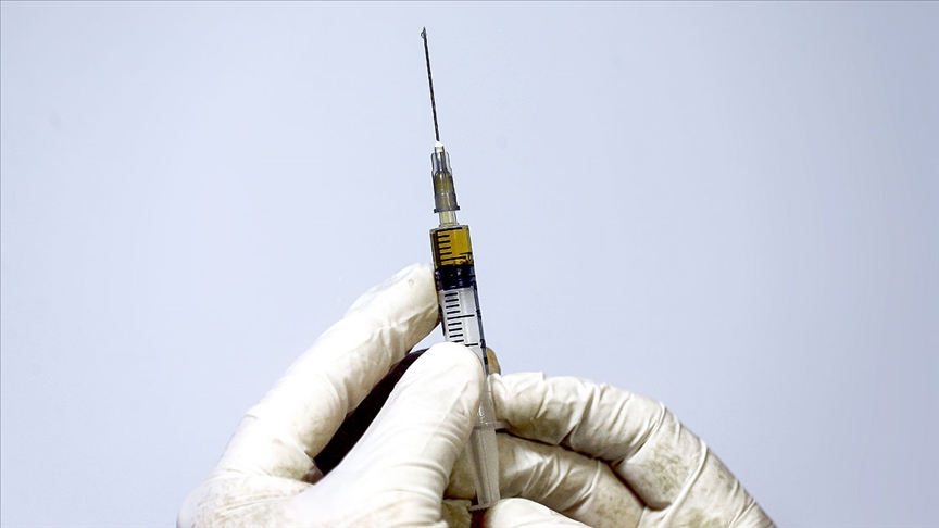 Pfizer ve BioNTech'in geliştirdiği Kovid-19 aşısının İngiltere'de yaygın kullanımına başla