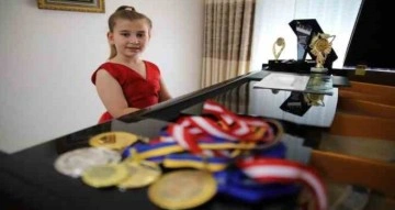 Piyanonun 7 yaşındaki yeteneği, Uluslararası Mozart Yarışması’nda birincilik kazandı
