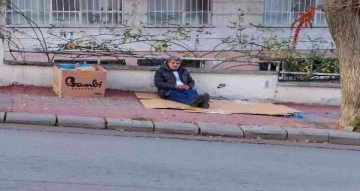 PKK terör örgütü tarafından oğlu kaçırılan babadan HDP binası önünde oturma eylemi