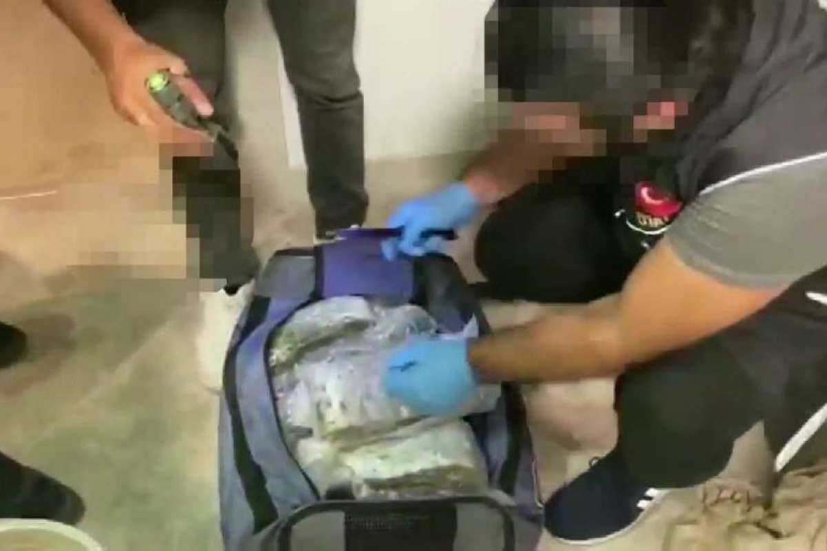 Polis ekiplerinden nefes kesen uyuşturucu operasyonu: 12 kilo 900 gram skunk ele geçirildi