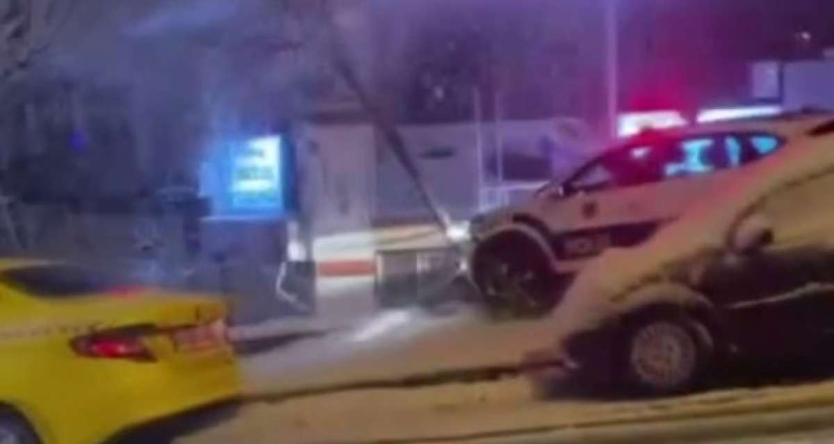 Polis ekiplerinin kar kazası kamerada