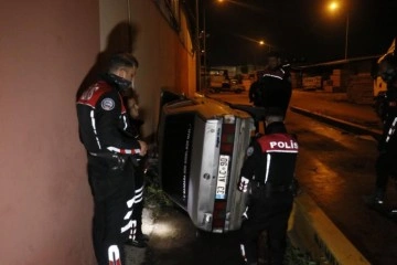 Polisin ‘dur’ ihtarına uymadı, kaçmaya başlayan alkollü sürücü kaza yaptı