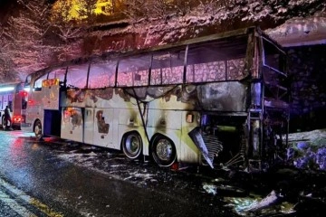 Polisleri taşıyan otobüs Zigana Dağı'nda alev aldı