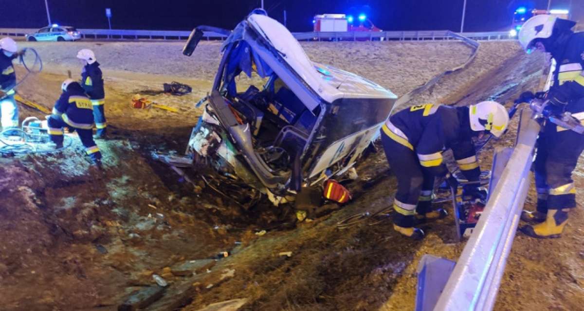 Polonya'da Ukraynalıları taşıyan otobüs kaza yaptı: 1 kişi hayatını kaybetti, 4 yaralı