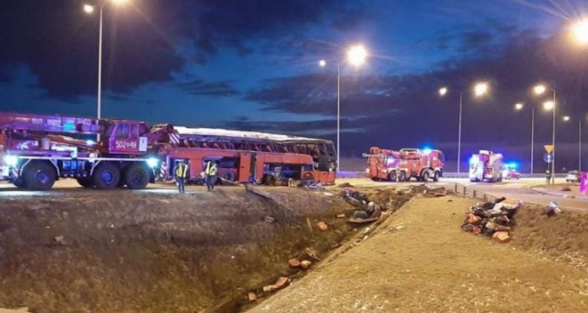 Polonya'da yolcu otobüsü kaza yaptı: 6 ölü, 41 yaralı