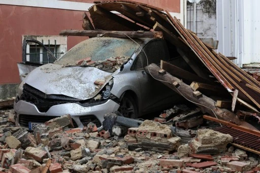 Portekiz'i Kristin fırtınası vurdu: 5 &ouml;l&uuml;