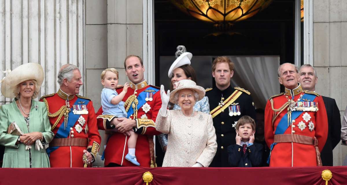 Prens Philip'in cenaze töreninde Kraliçe yalnız oturacak