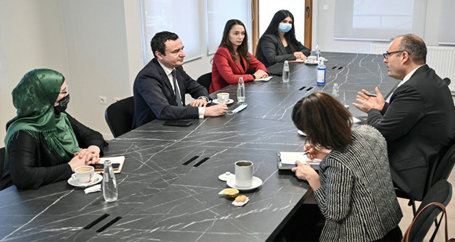 Priştine Büyükelçisi Sakar'dan Kosova ana muhalefet partisi liderine ziyaret