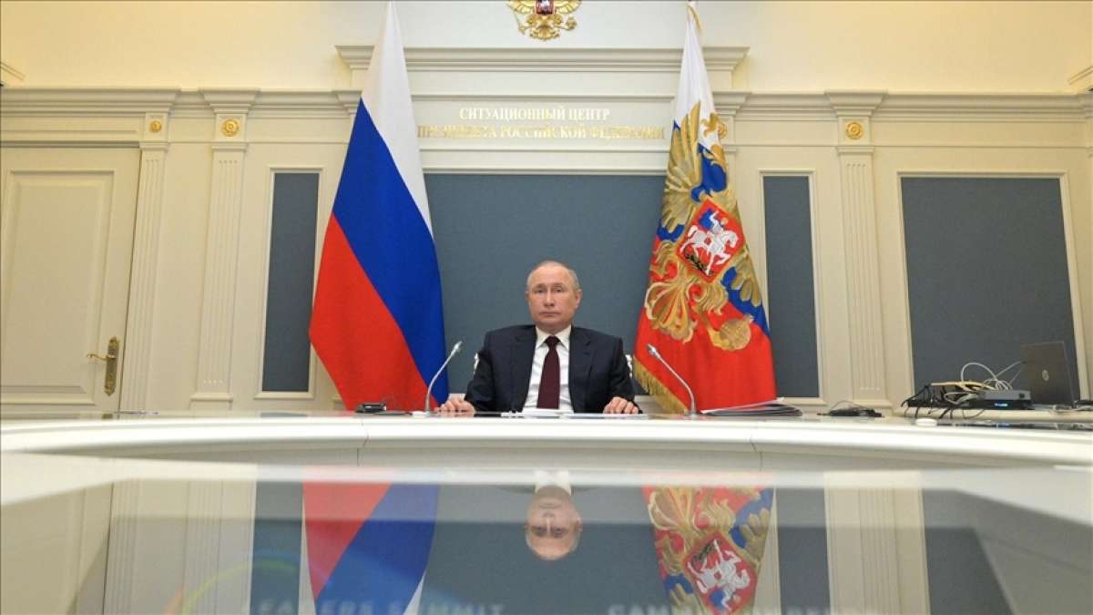 Putin, Ukrayna Devlet Başkanı Zelenskiy ile ikili ilişkileri Moskova'da görüşebileceğini söyledi