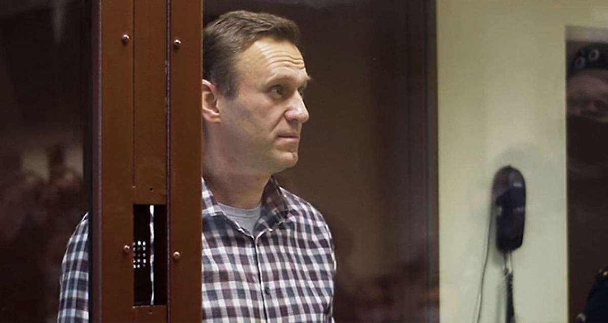 Rus muhalif lider Navalny 2 ayrı davadan ceza aldı