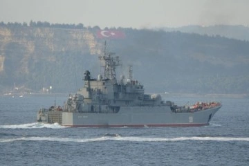 Rus savaş gemisi 'Caesar Kunikov' Çanakkale Boğazı’ndan geçti
