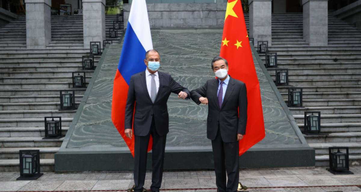 Rusya Dışişleri Bakanı Lavrov, Çin Dışişleri Bakanı Wang Yi ile görüştü