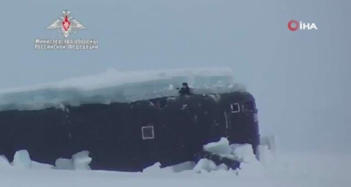 Rusya'ya ait 3 nükleer denizaltı aynı anda yüzeye çıktı