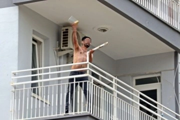 ‘Sabaha kadar parti’ deyip elinde ne varsa sokağa fırlattı, içeri girince polisle göz göze geldi