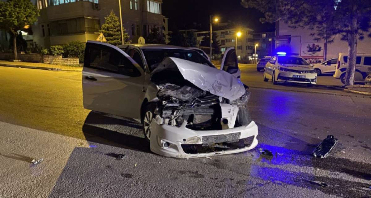 Safranbolu'da iki otomobil çarpıştı: 4 yaralı