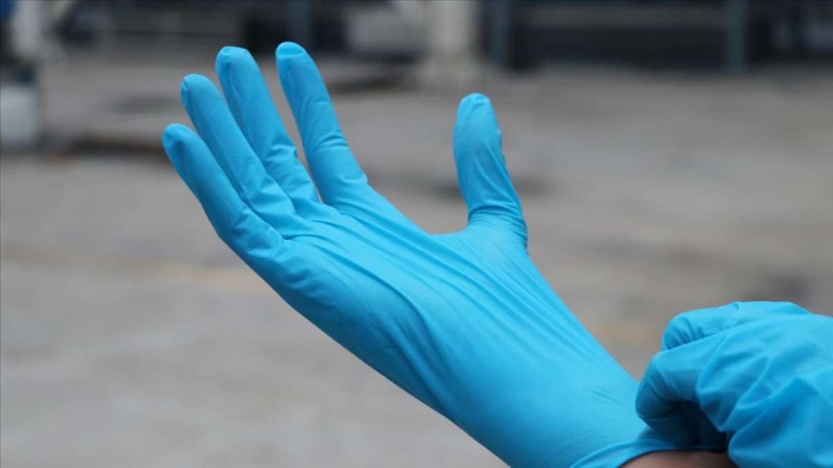 Sağlık çalışanlarının eldiven ihtiyacı Sakarya'da kurulan fabrikadan karşılanacak
