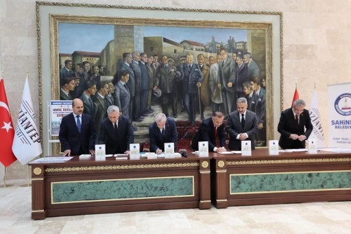 Şahinbey belediyesinden müjde!! 163 öğrenciyi daha umreye gönderecek