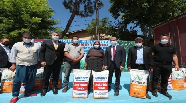 Şahinbey'den çiftçilere silajlık mısır desteği