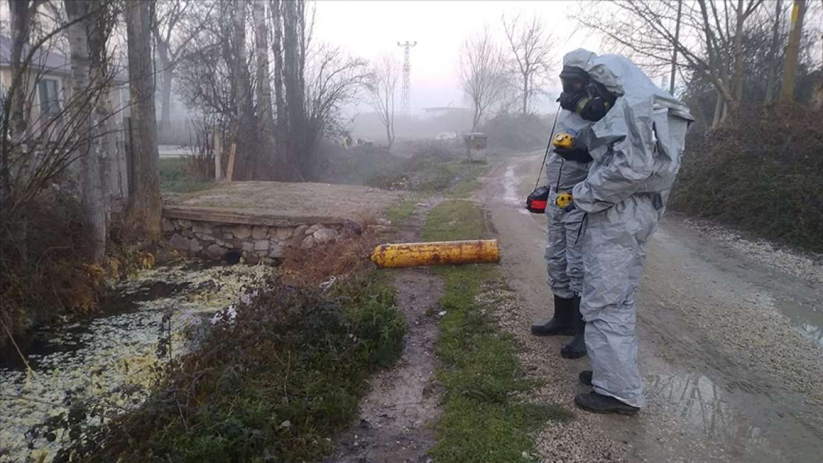 Sakarya'da kimyasal gazdan etkilenen ikisi polis 12 kişi hastaneye kaldırıldı