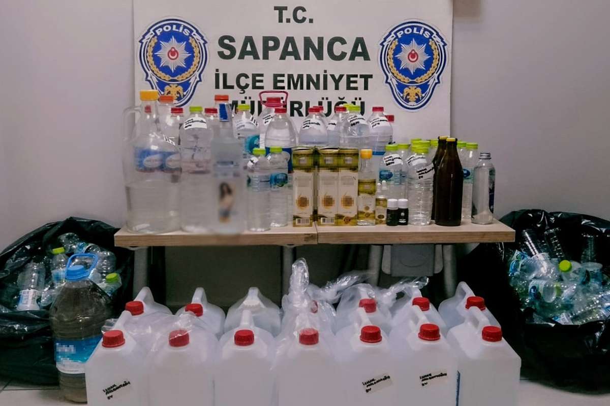Sakarya'da sahte içki operasyonu: 85 litre etil alkol yakalandı